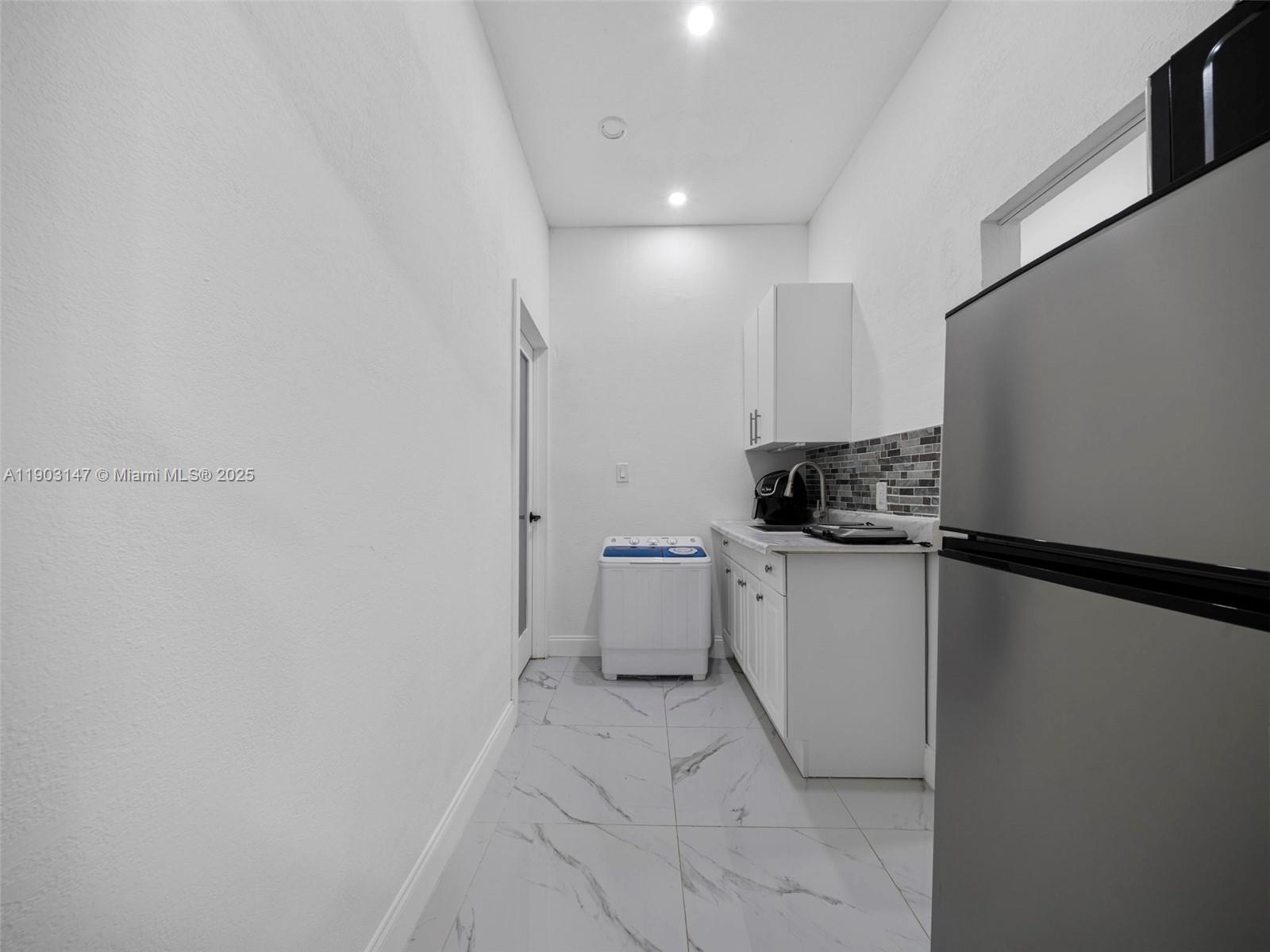 KEYS GATE RESIDENTIAL - Residential Lease