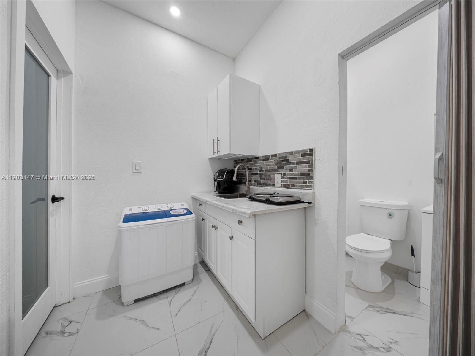 KEYS GATE RESIDENTIAL - Residential Lease