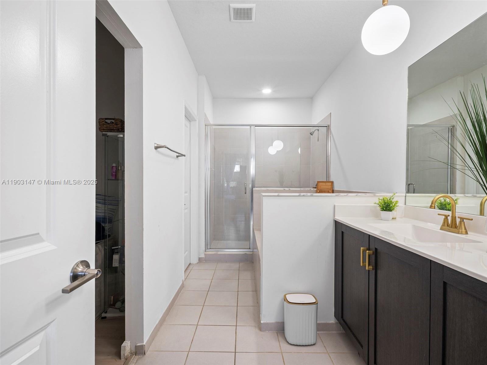 KEYS GATE RESIDENTIAL - Residential Lease