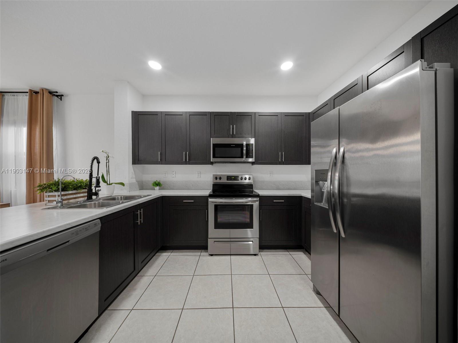 KEYS GATE RESIDENTIAL - Residential Lease