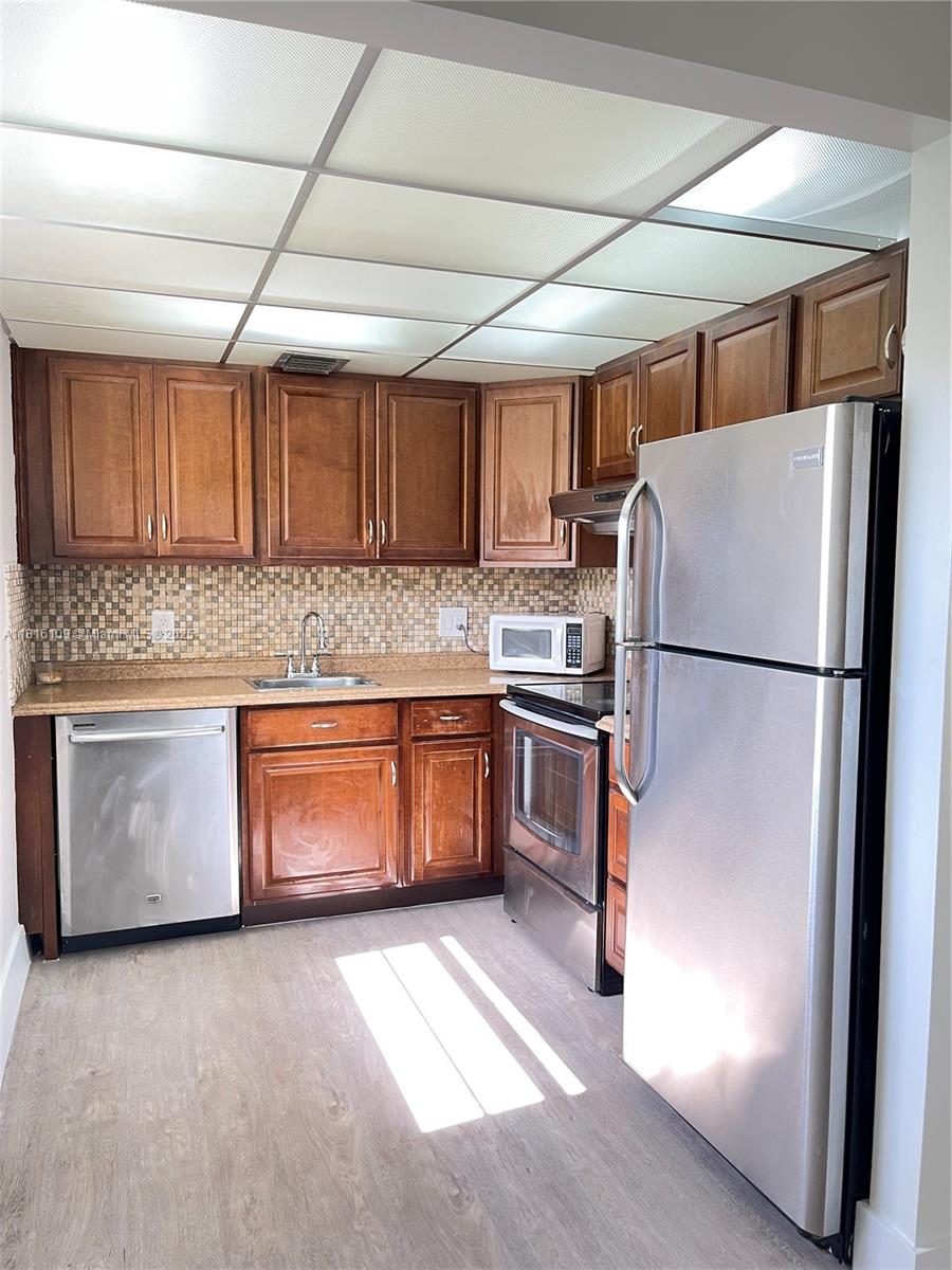 Photo 1 of 150 Sw 134th Way 305R, Pembroke Pines, Florida, $2,150, Web #: 11816109