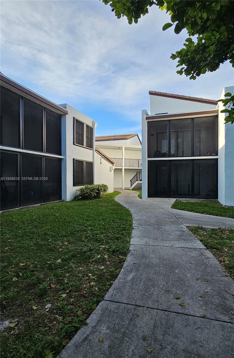 LAKE POINTE CONDOMINIUM N - Residential