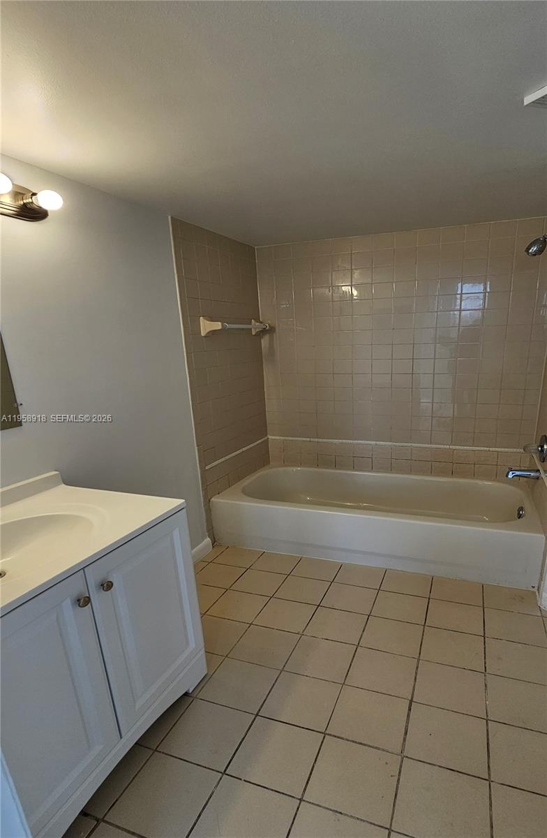 LAKE POINTE CONDOMINIUM N - Residential