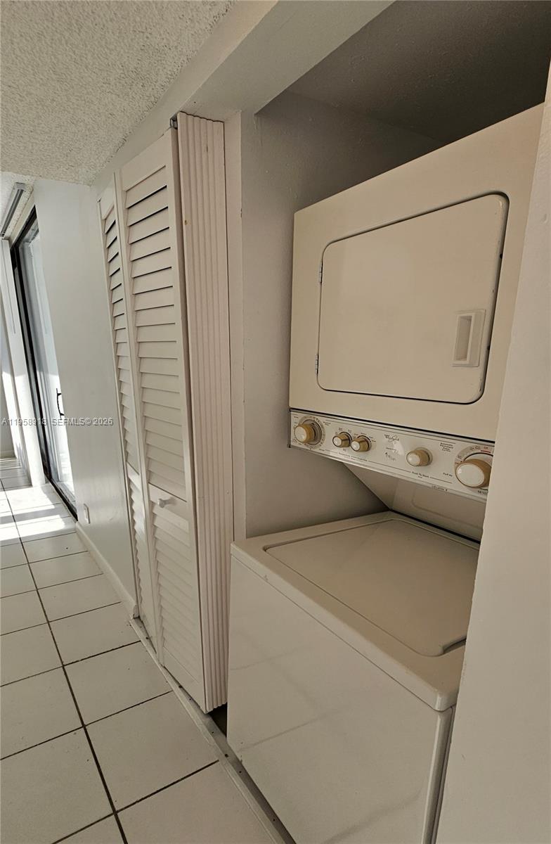 LAKE POINTE CONDOMINIUM N - Residential