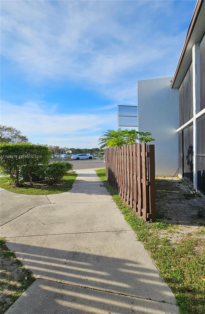 LAKE POINTE CONDOMINIUM N - Residential