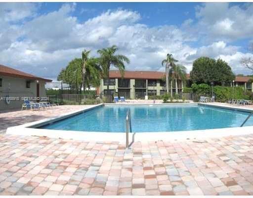 LAKE POINTE CONDOMINIUM N - Residential