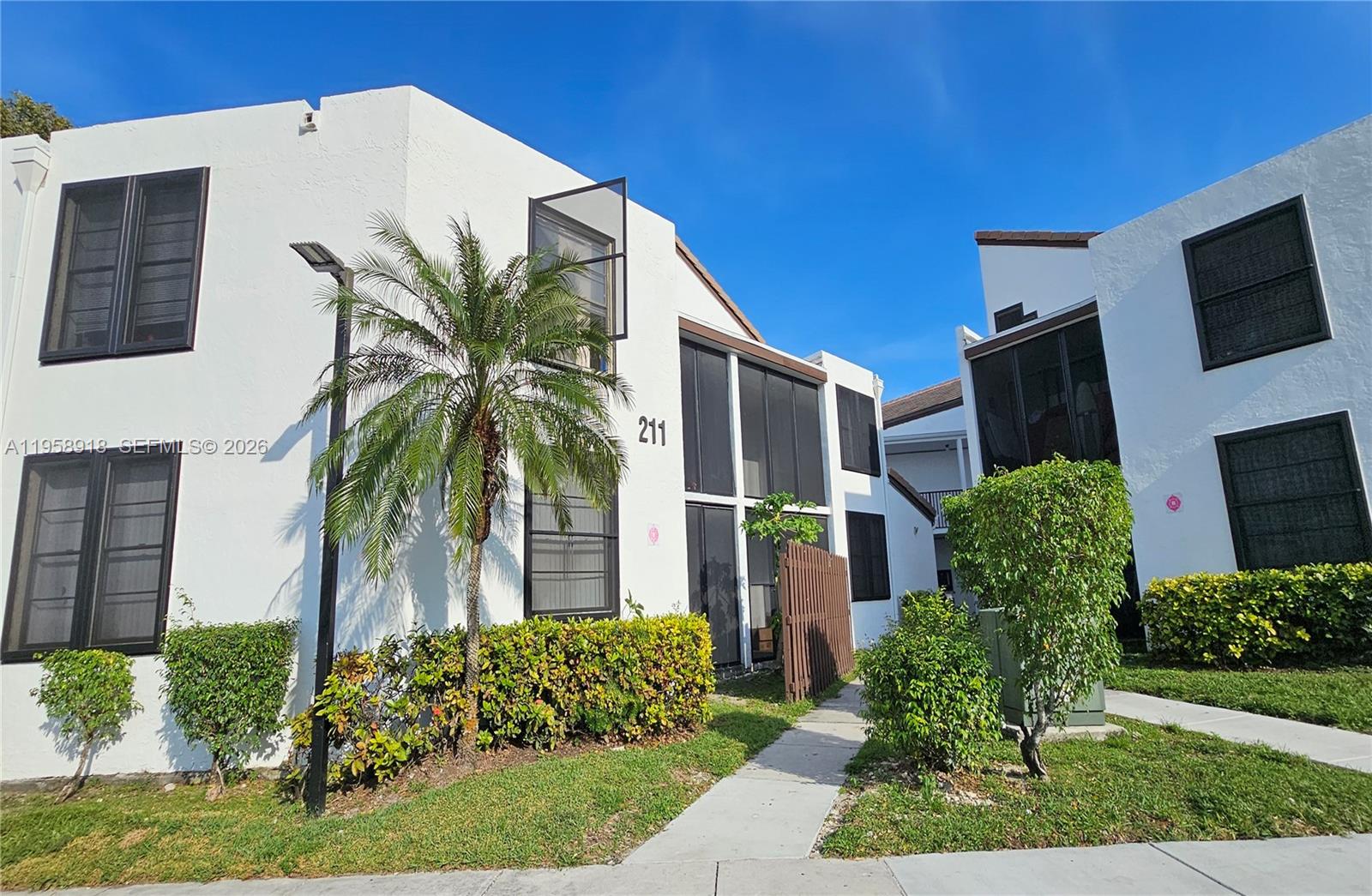 LAKE POINTE CONDOMINIUM N - Residential