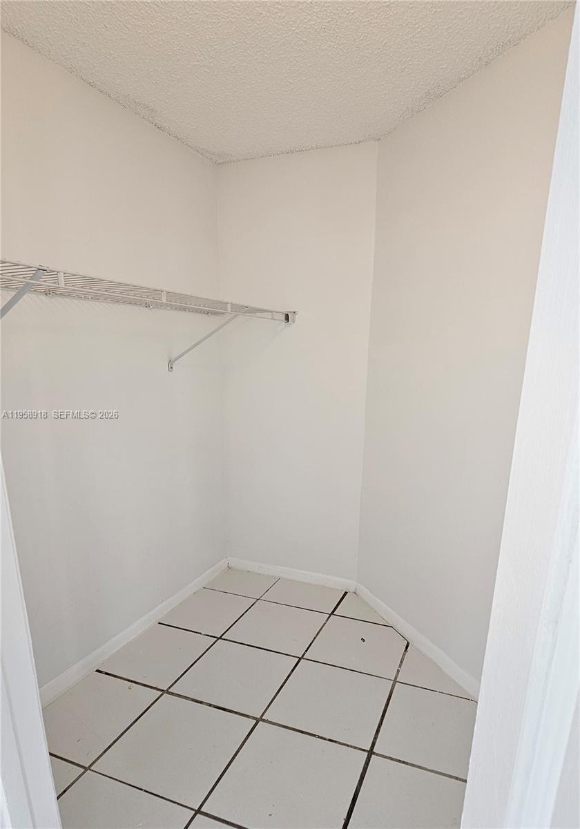 LAKE POINTE CONDOMINIUM N - Residential