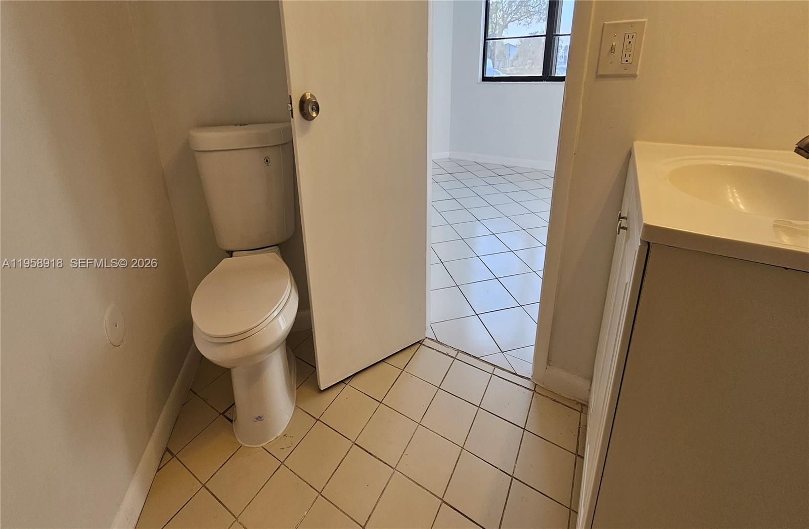 LAKE POINTE CONDOMINIUM N - Residential