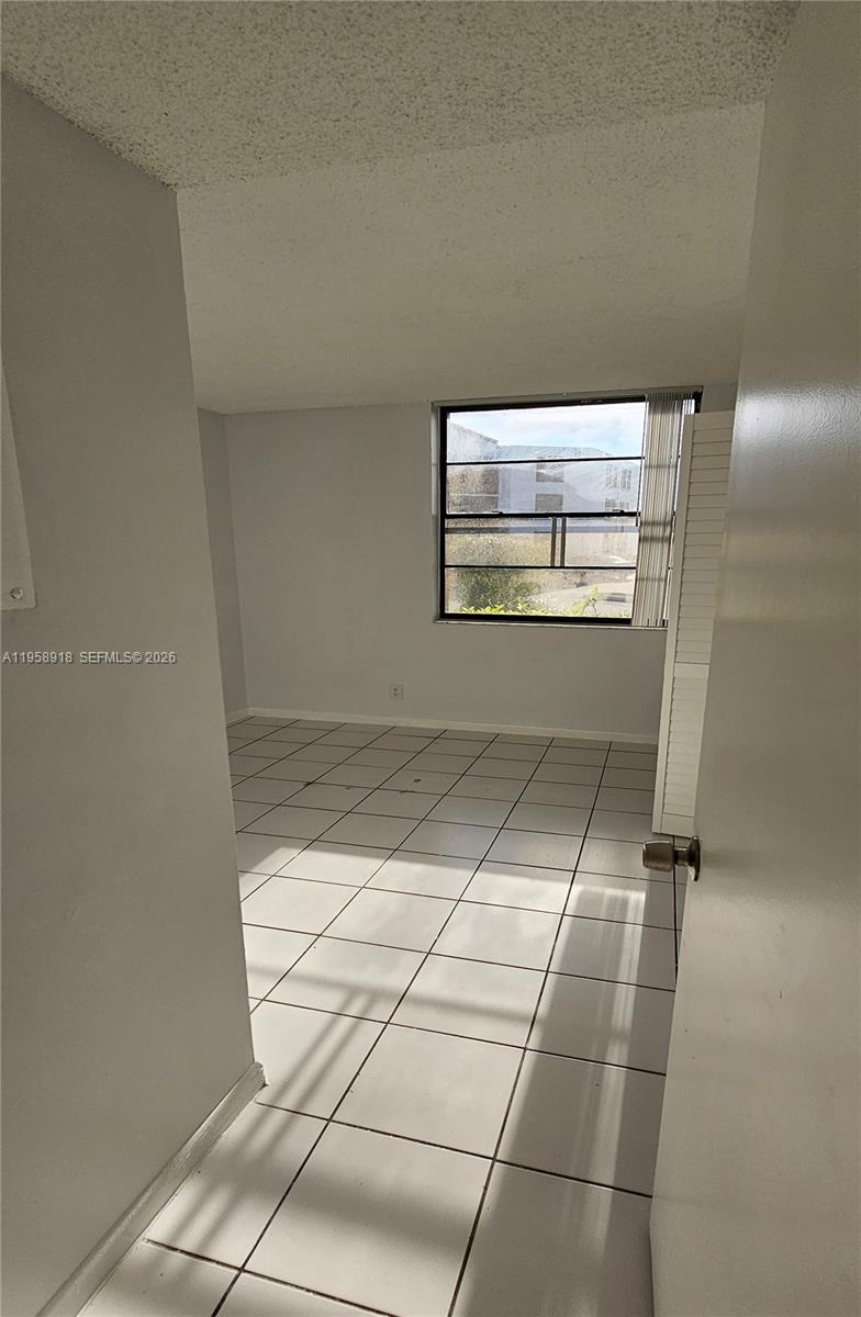 LAKE POINTE CONDOMINIUM N - Residential