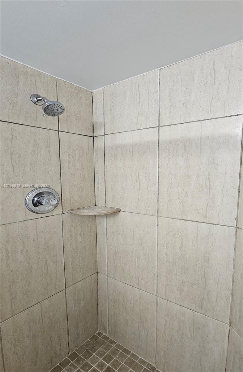 LAKE POINTE CONDOMINIUM N - Residential