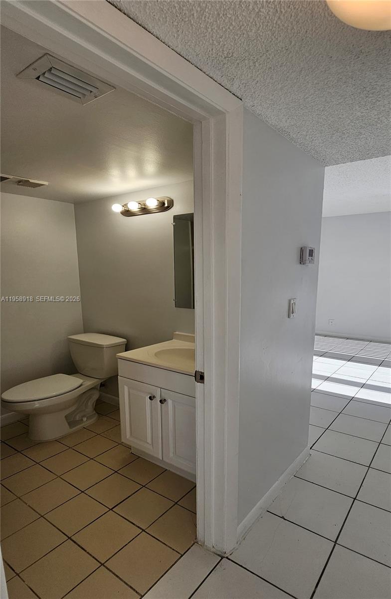 LAKE POINTE CONDOMINIUM N - Residential