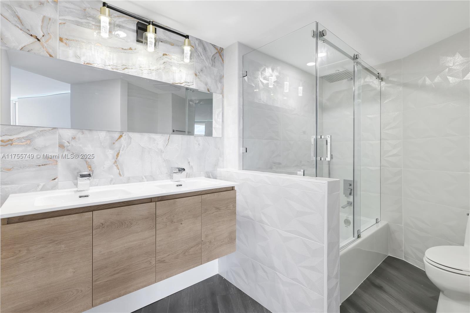 CONNEMARA CONDO - Residential