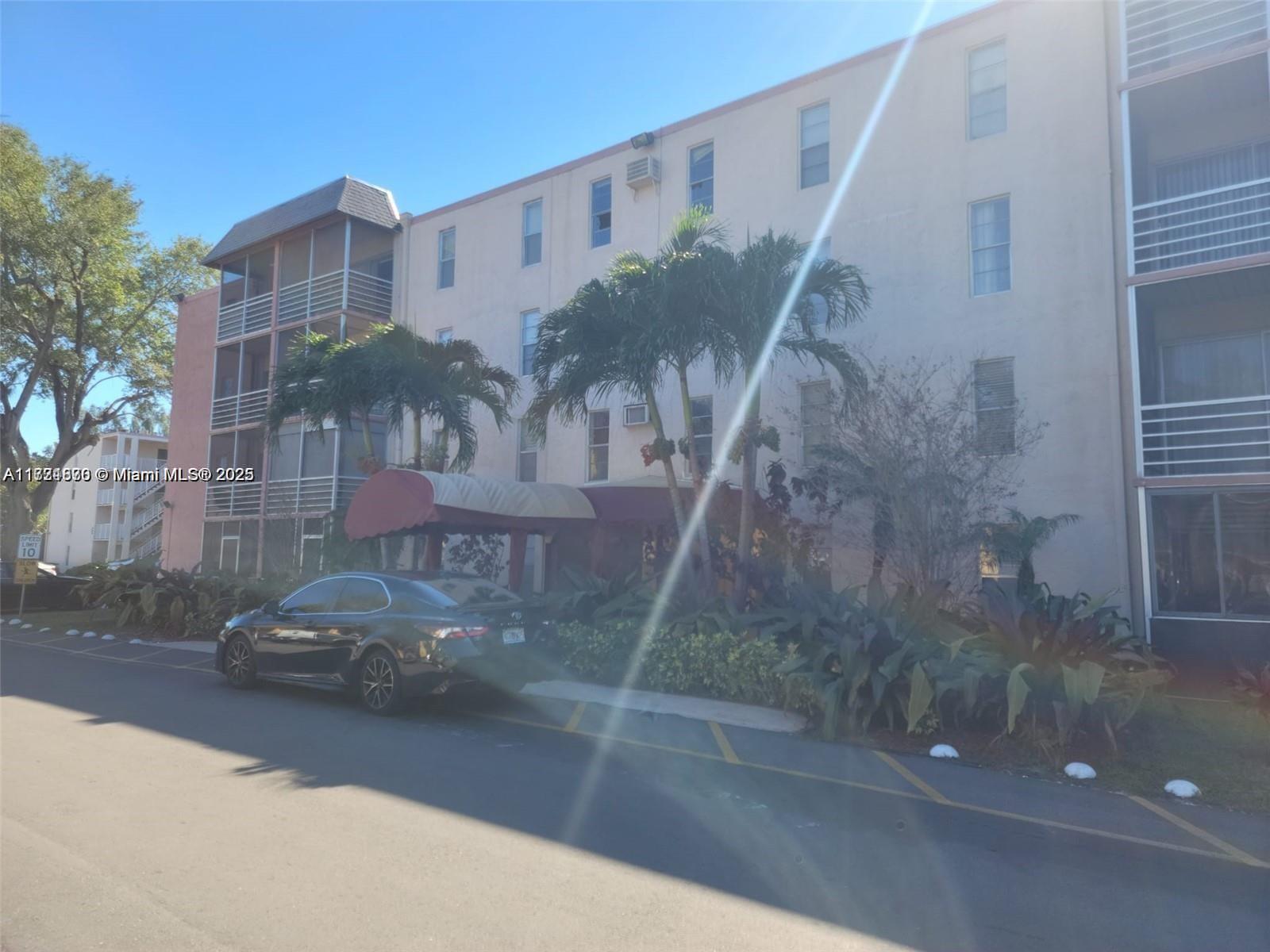 BROOKFIELD SQUARE CONDO - Residential