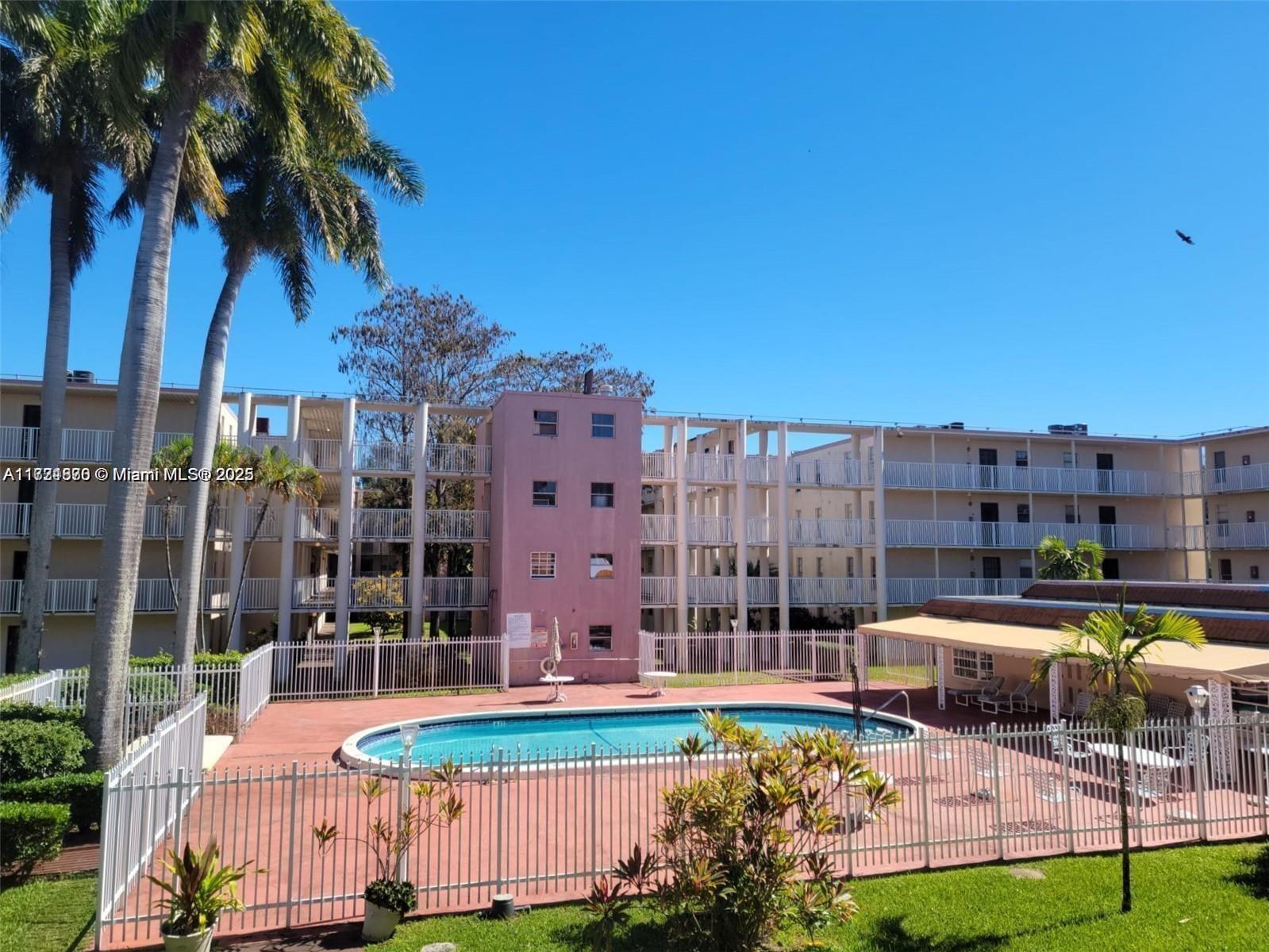 BROOKFIELD SQUARE CONDO - Residential