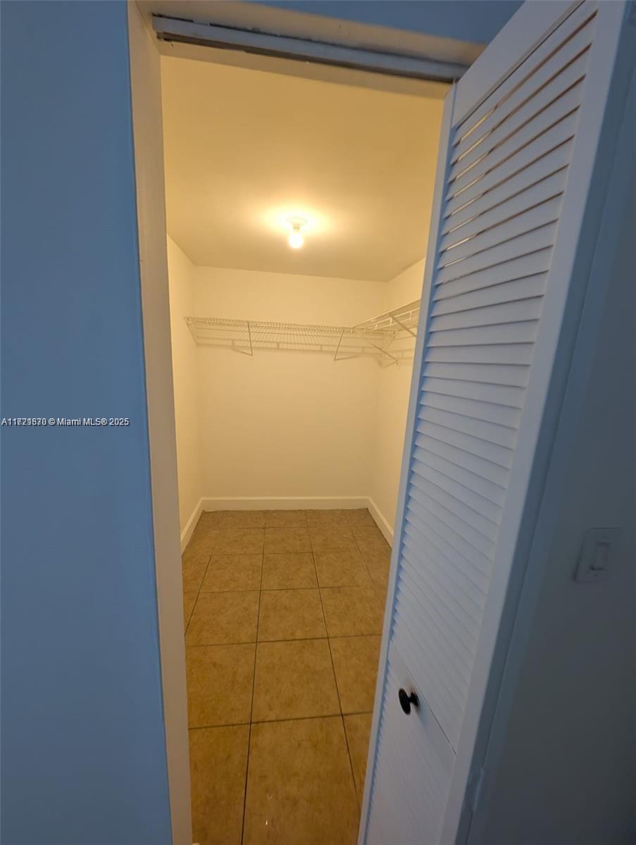 BROOKFIELD SQUARE CONDO - Residential