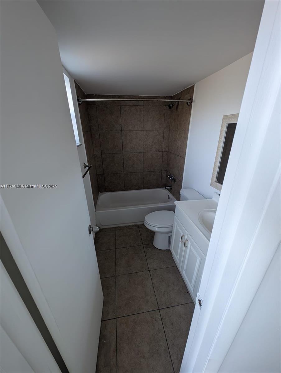 BROOKFIELD SQUARE CONDO - Residential