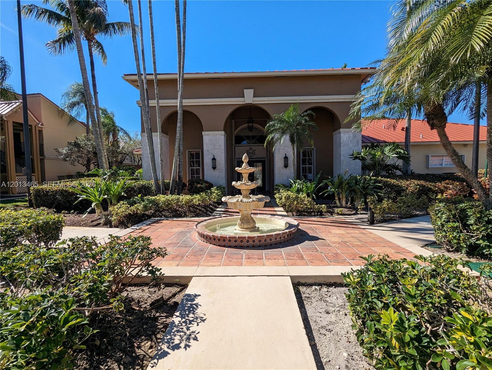 LA HACIENDA COUNTRY CLUB - Residential Lease