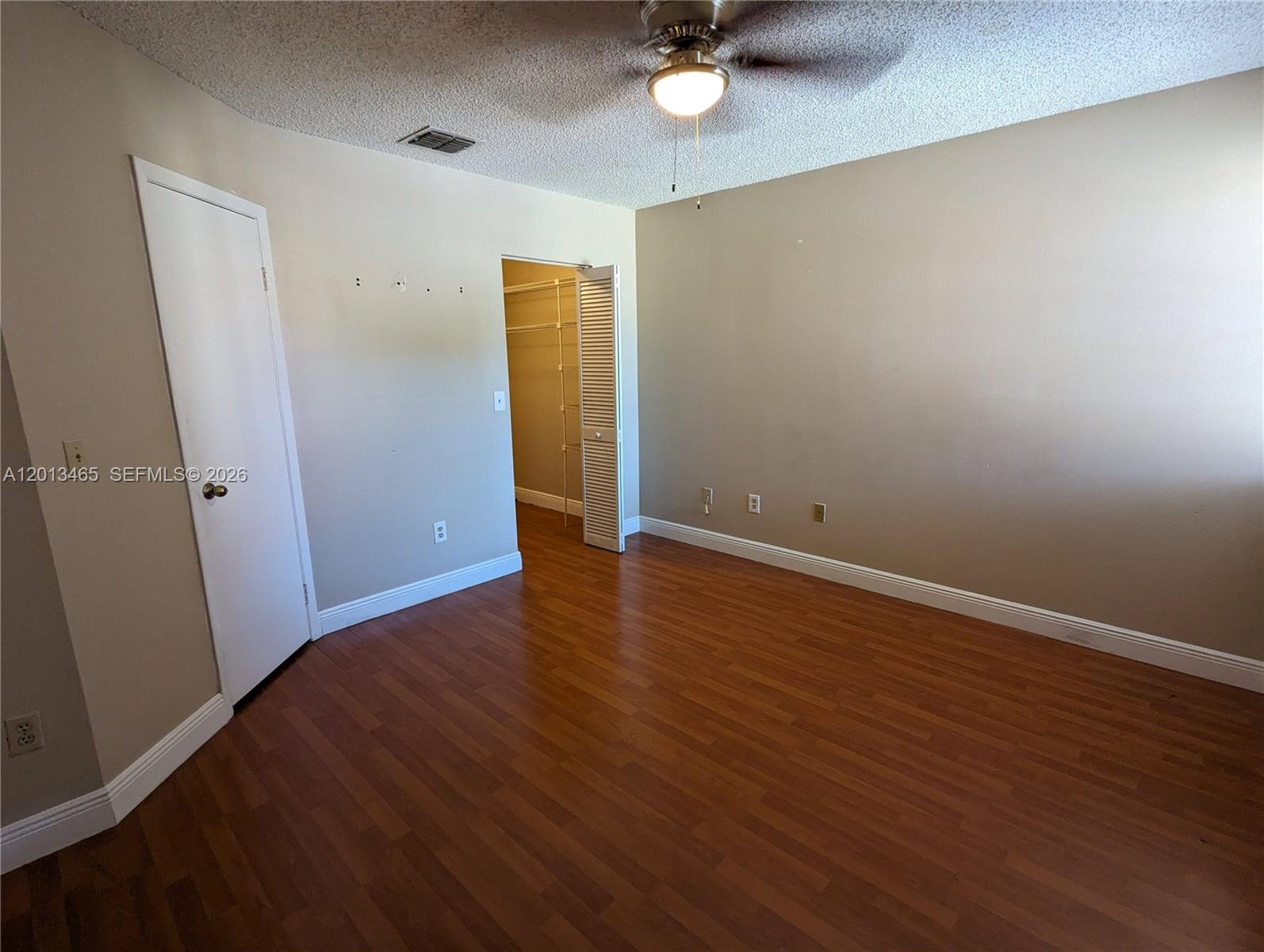 LA HACIENDA COUNTRY CLUB - Residential Lease