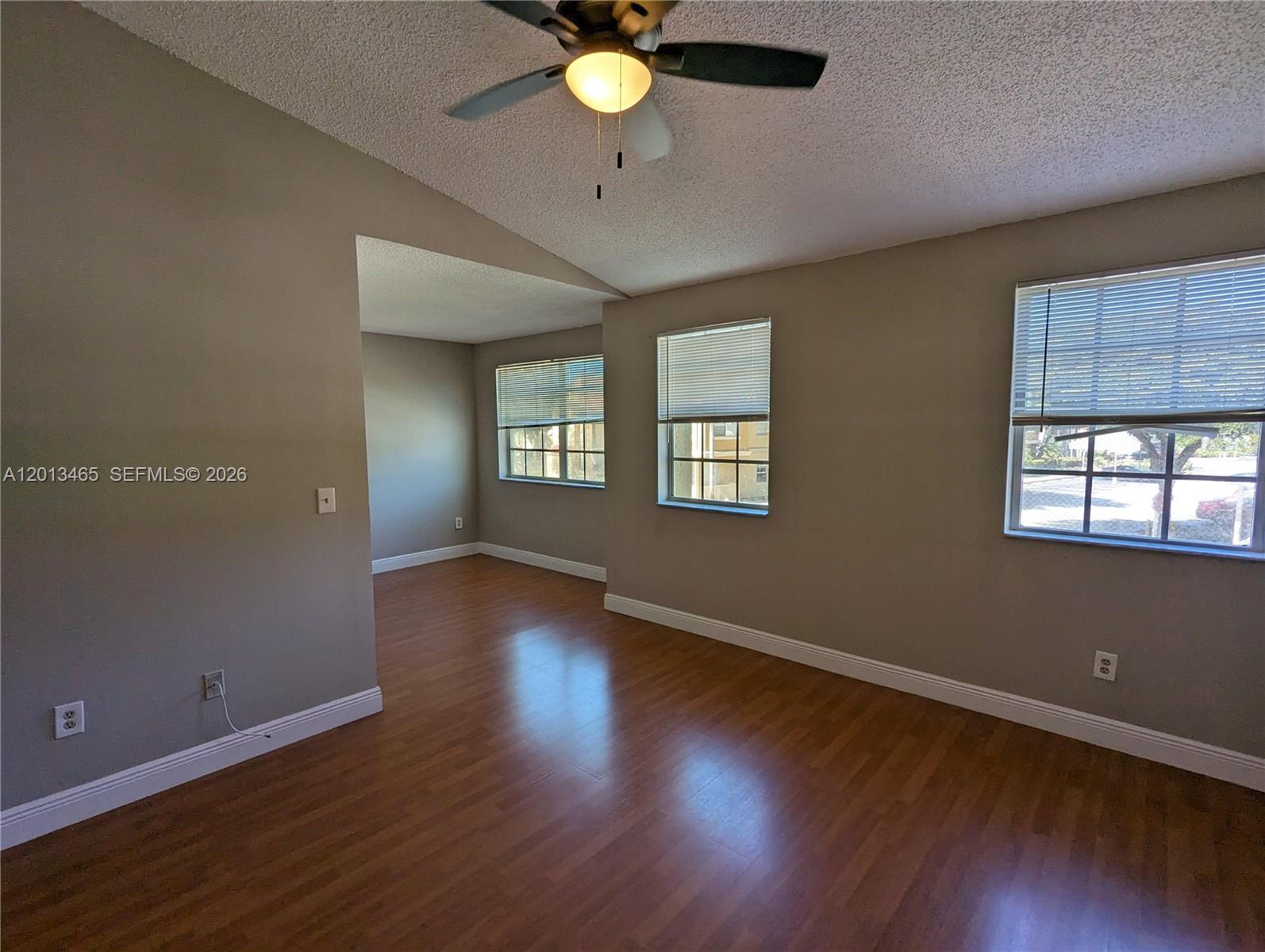 LA HACIENDA COUNTRY CLUB - Residential Lease
