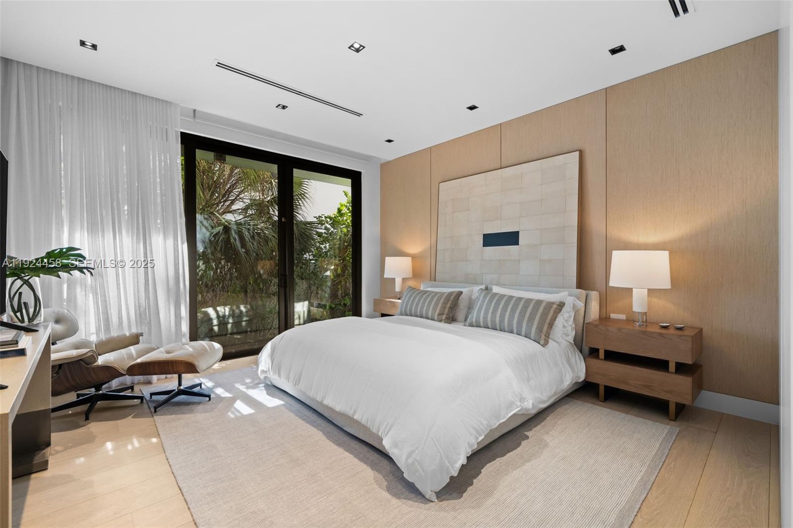 GOLDEN BEACH SEC A - Residential