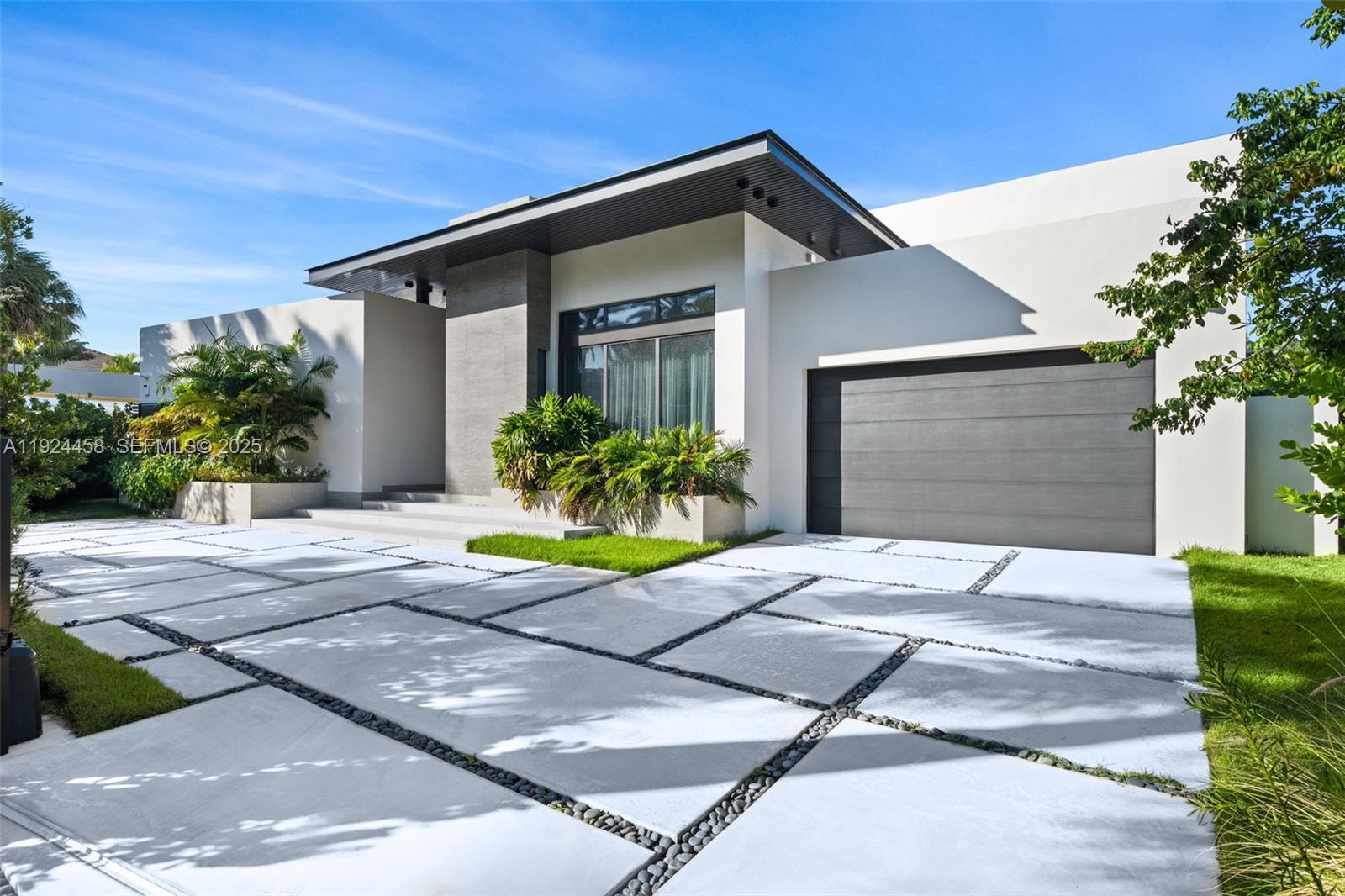 GOLDEN BEACH SEC A - Residential