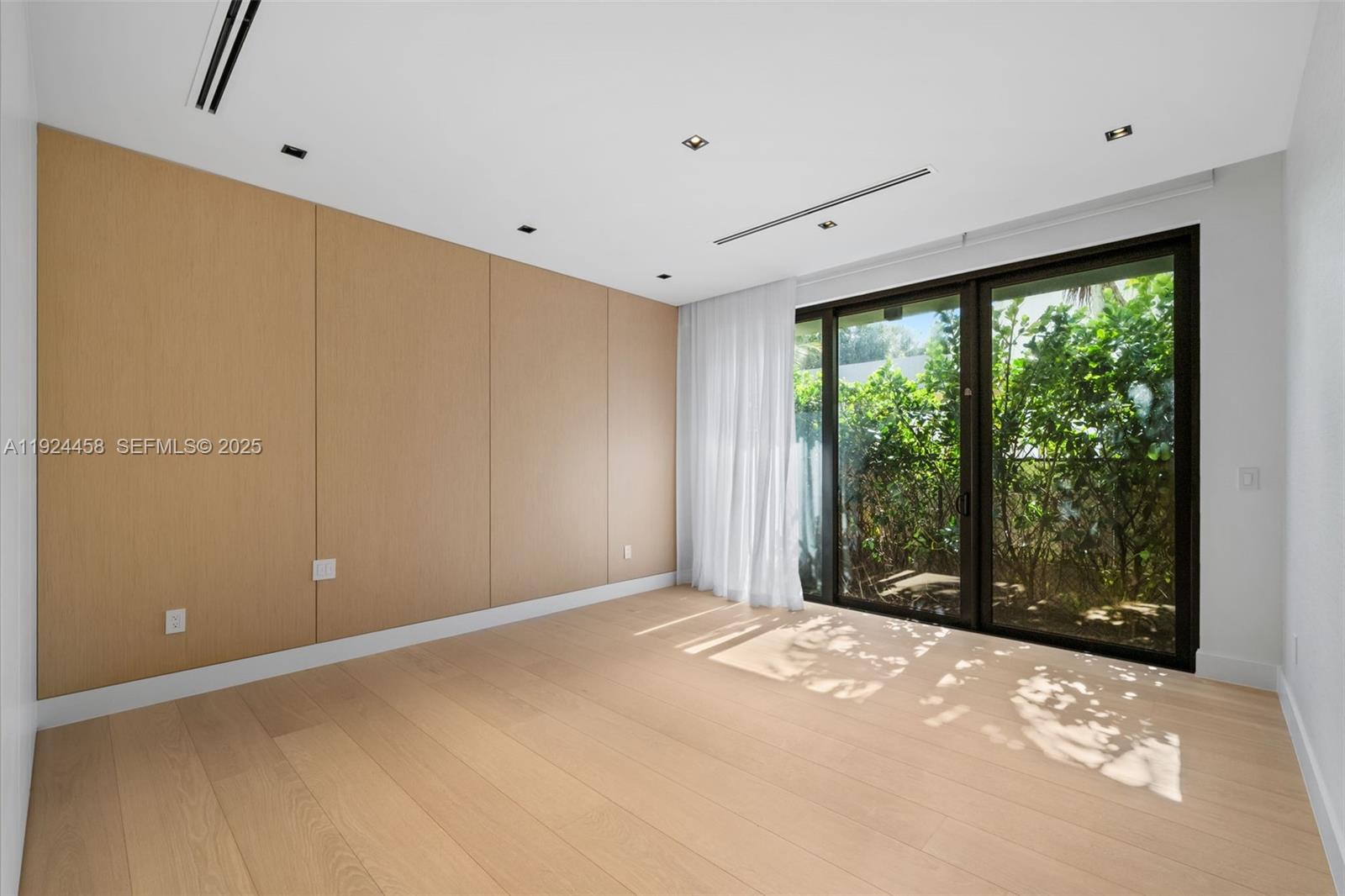 GOLDEN BEACH SEC A - Residential