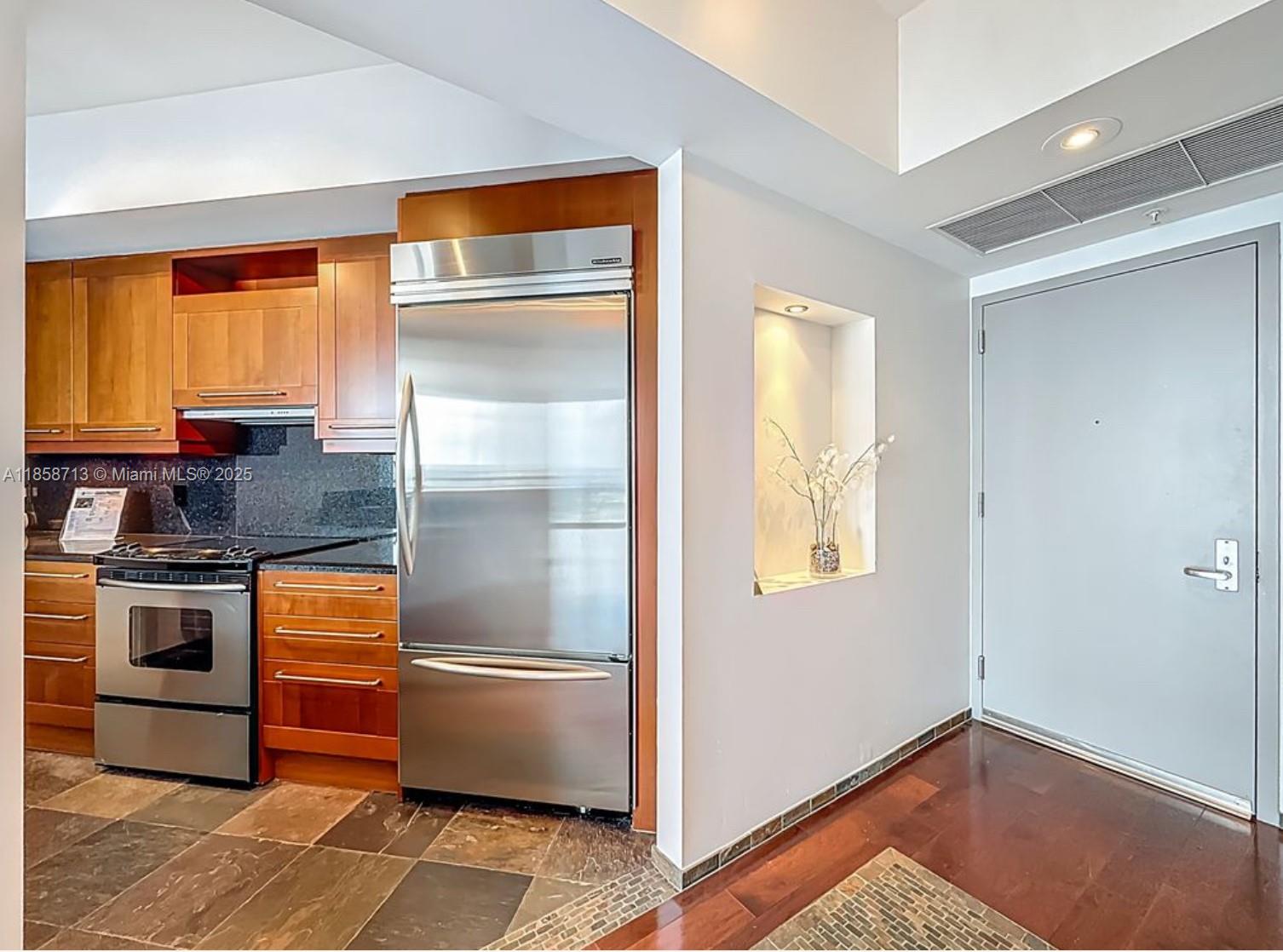 LAS OLAS RIVER HOUSE COND - Residential Lease