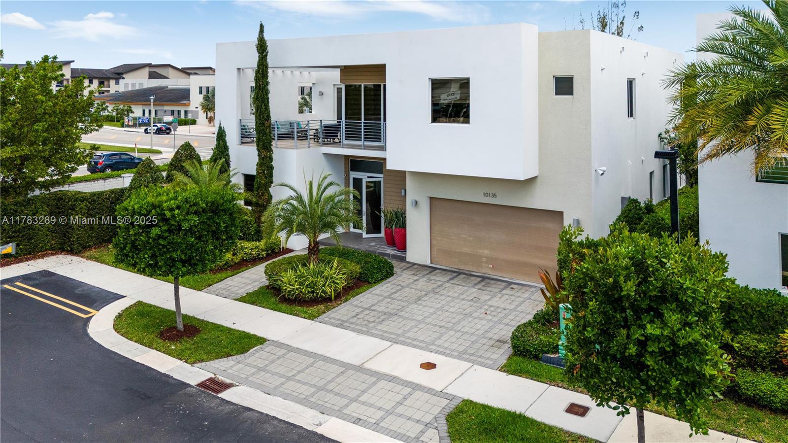 Property for Sale at 10135 Nw 77th St, Doral, Miami-Dade County, Florida - Bedrooms: 4 
Bathrooms: 4  - $1,650,000