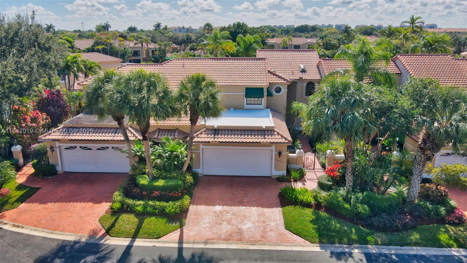 22571 Caravelle Cir