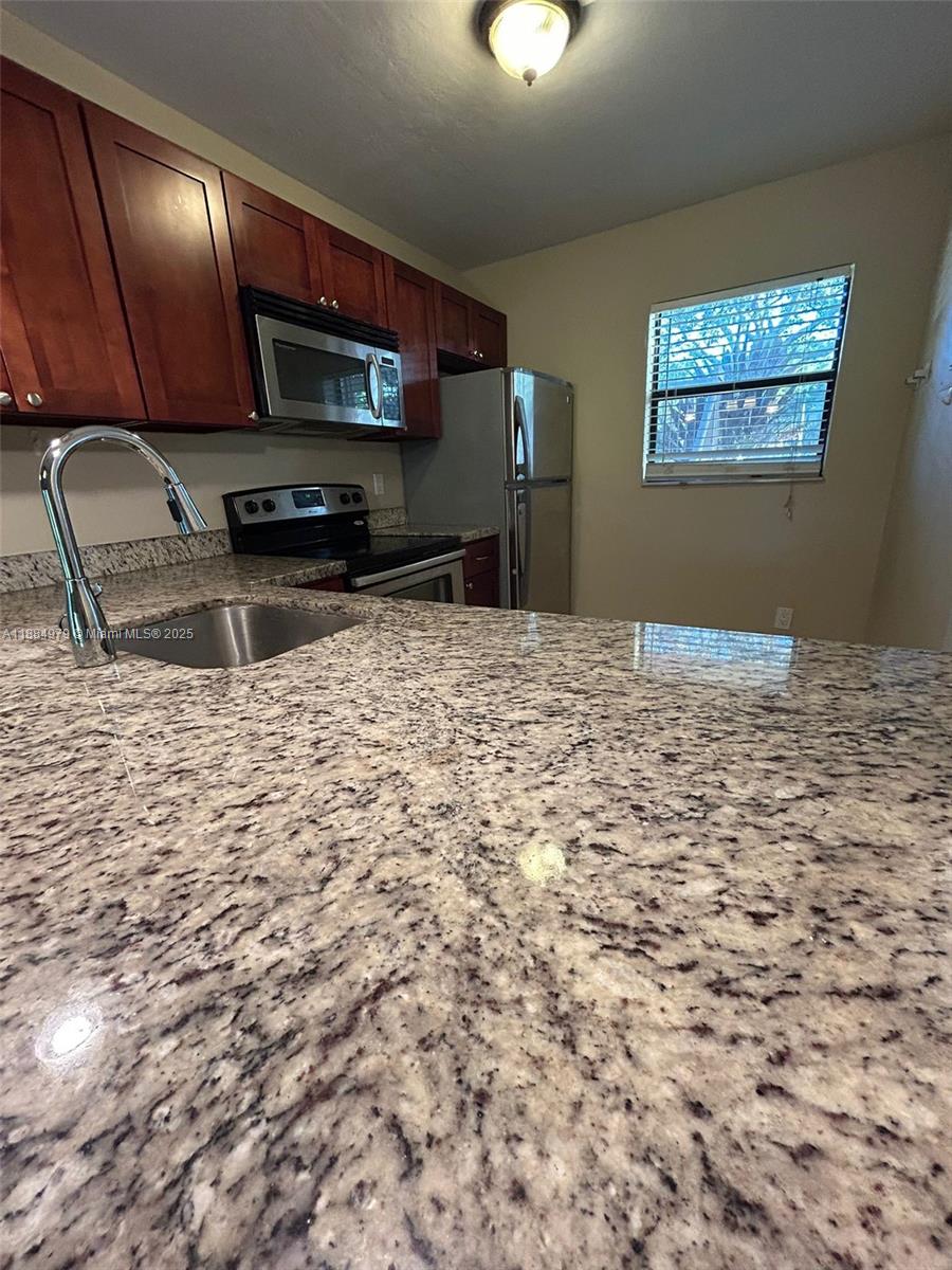 FAIRVIEW AT PEMBROKE POIN - Residential Lease