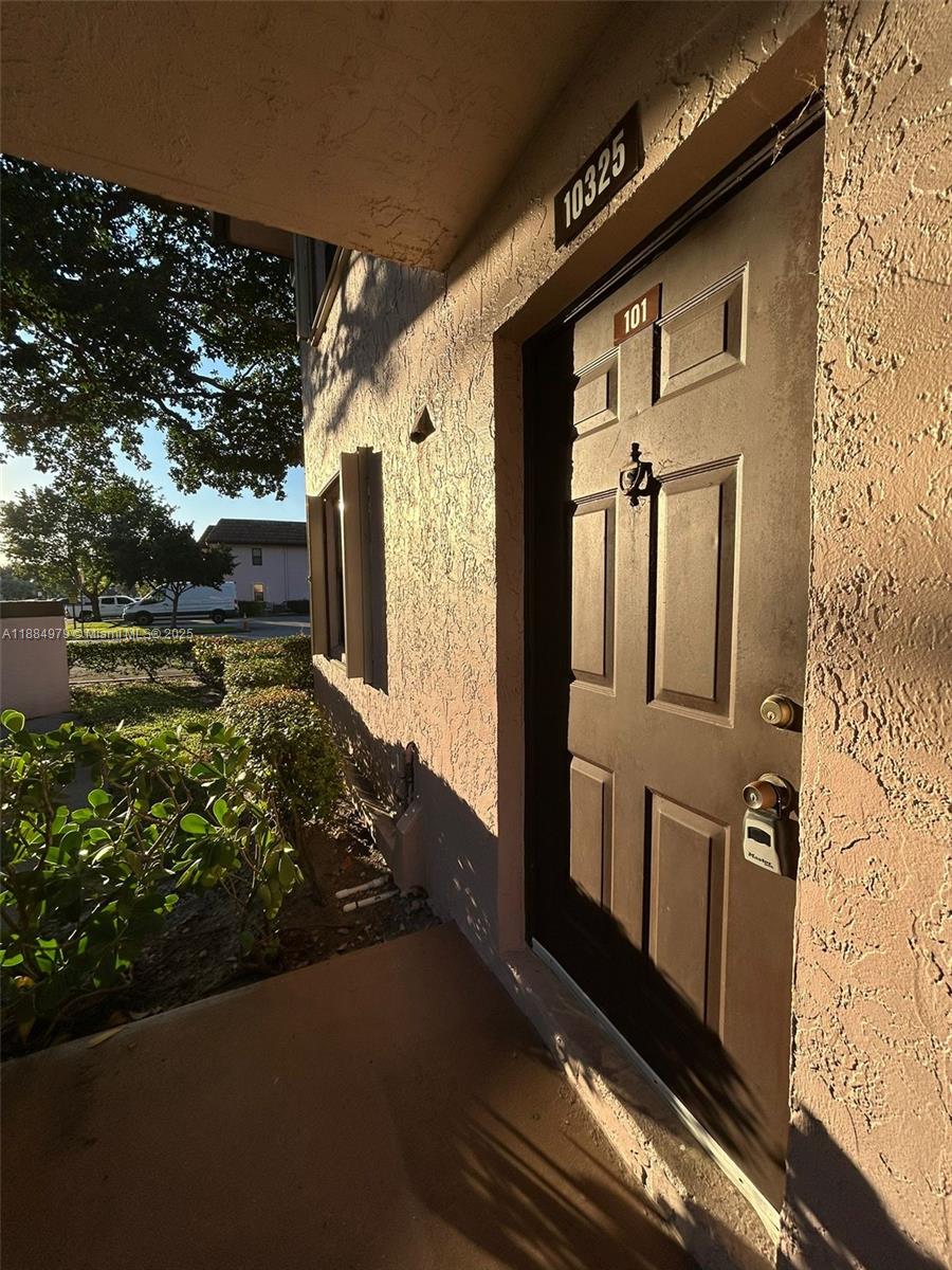 FAIRVIEW AT PEMBROKE POIN - Residential Lease