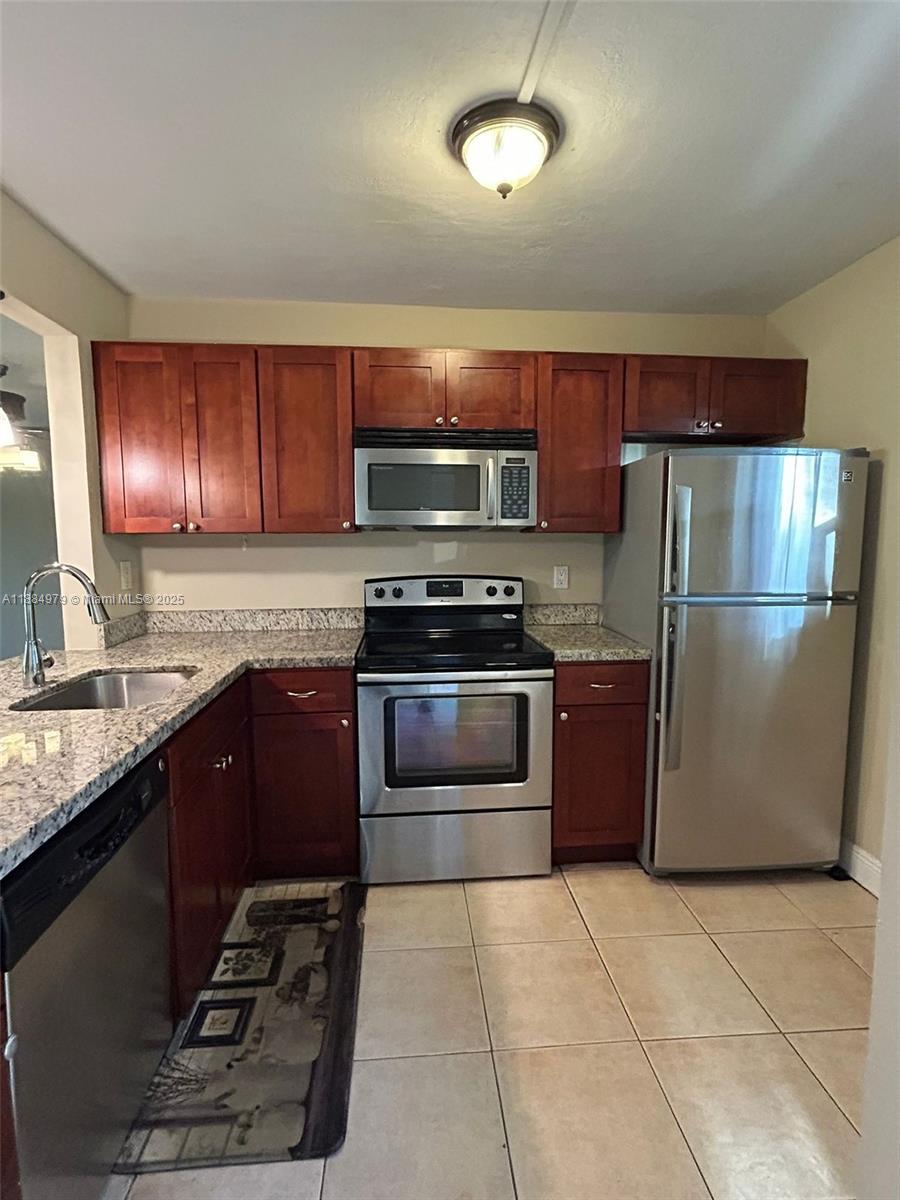 FAIRVIEW AT PEMBROKE POIN - Residential Lease