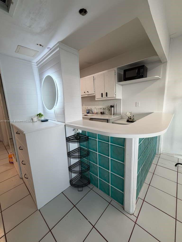 THE DECOPLAGE CONDO - Residential Lease