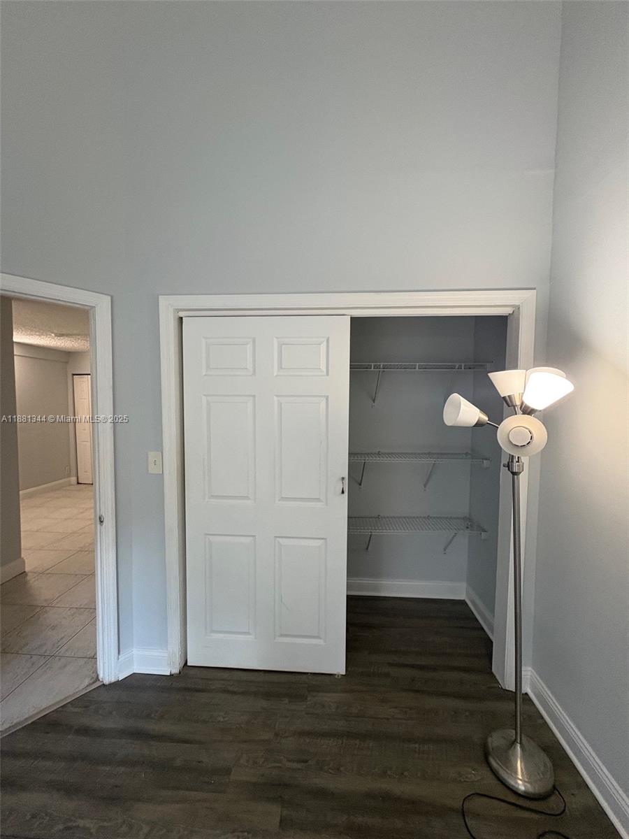 ORCHARD LAKE TOWN HOUSES - Residential