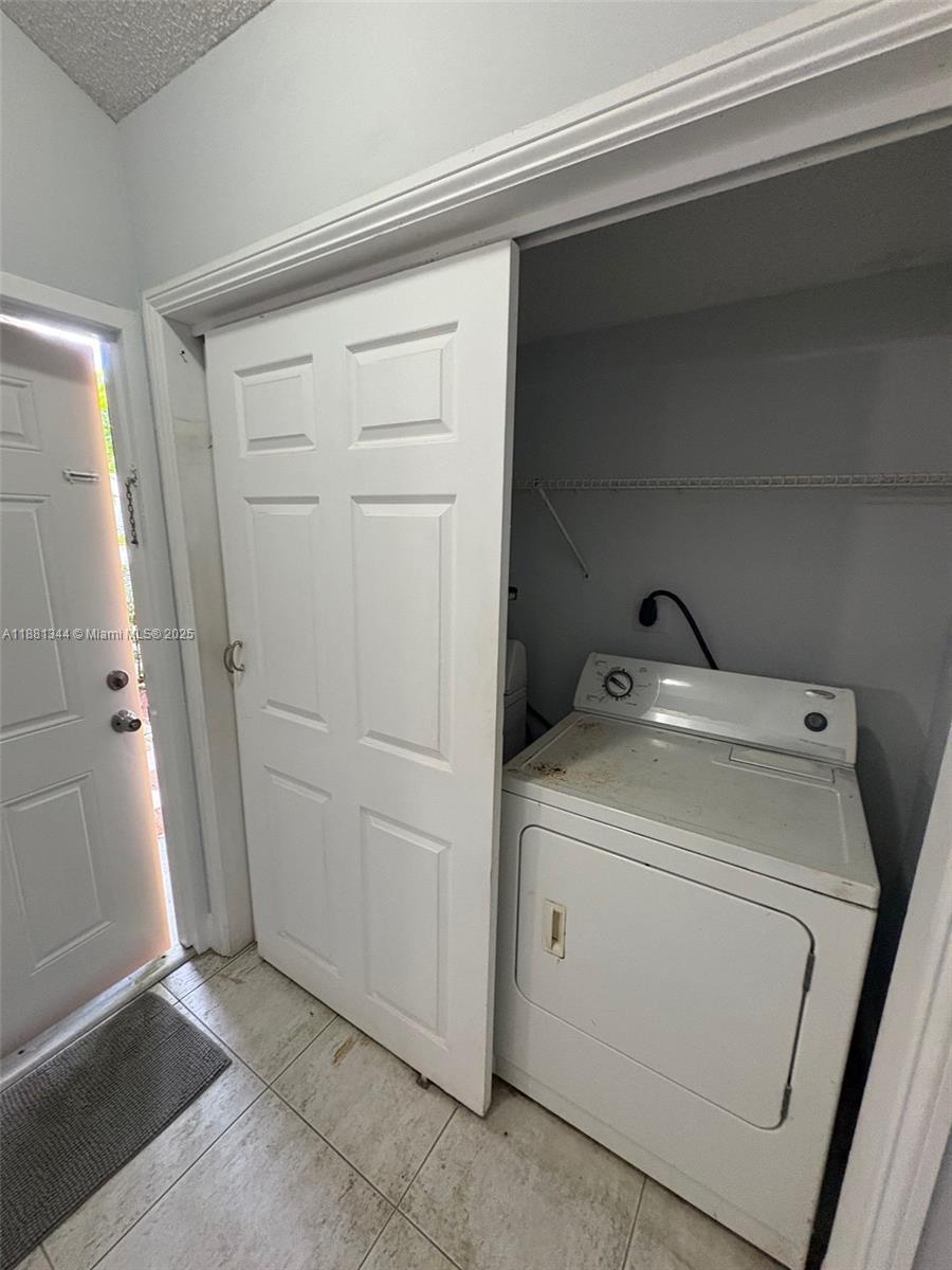 ORCHARD LAKE TOWN HOUSES - Residential