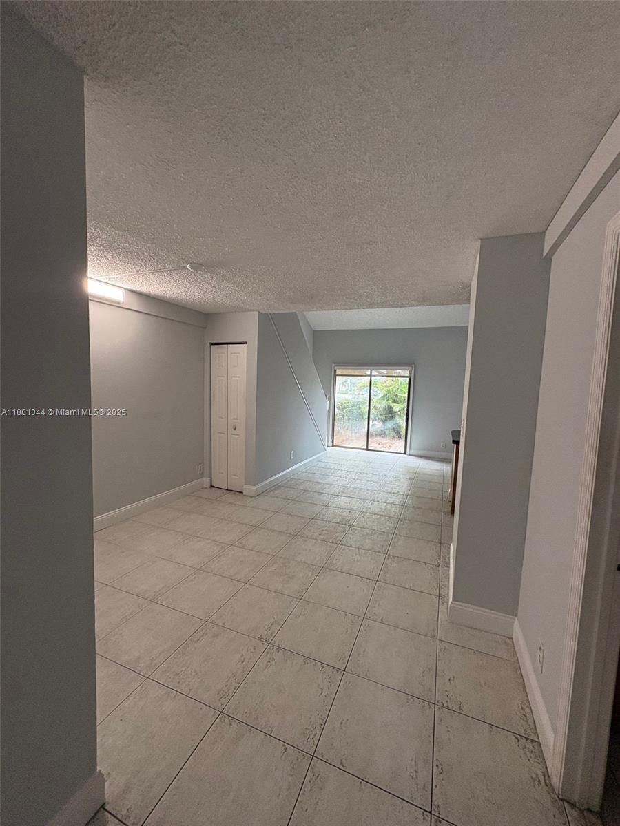 ORCHARD LAKE TOWN HOUSES - Residential