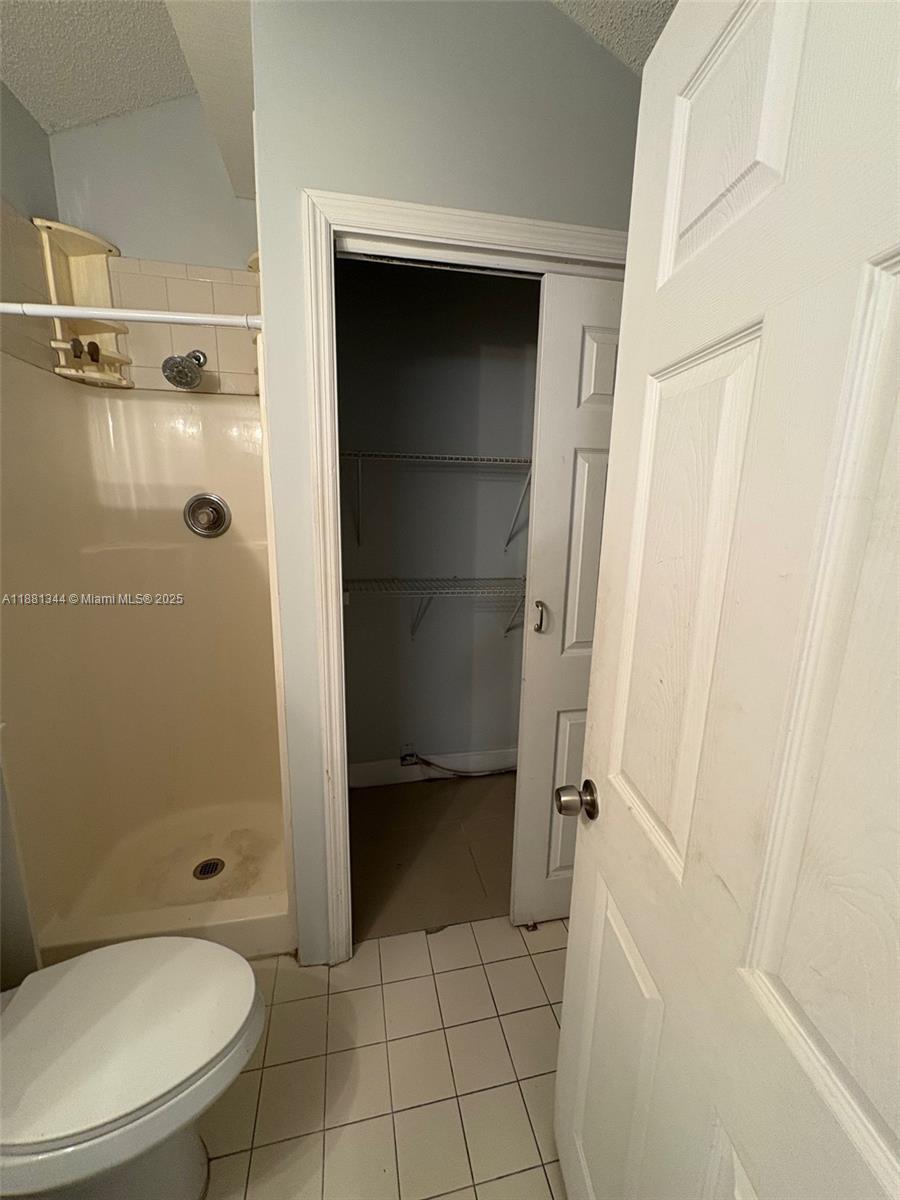 ORCHARD LAKE TOWN HOUSES - Residential