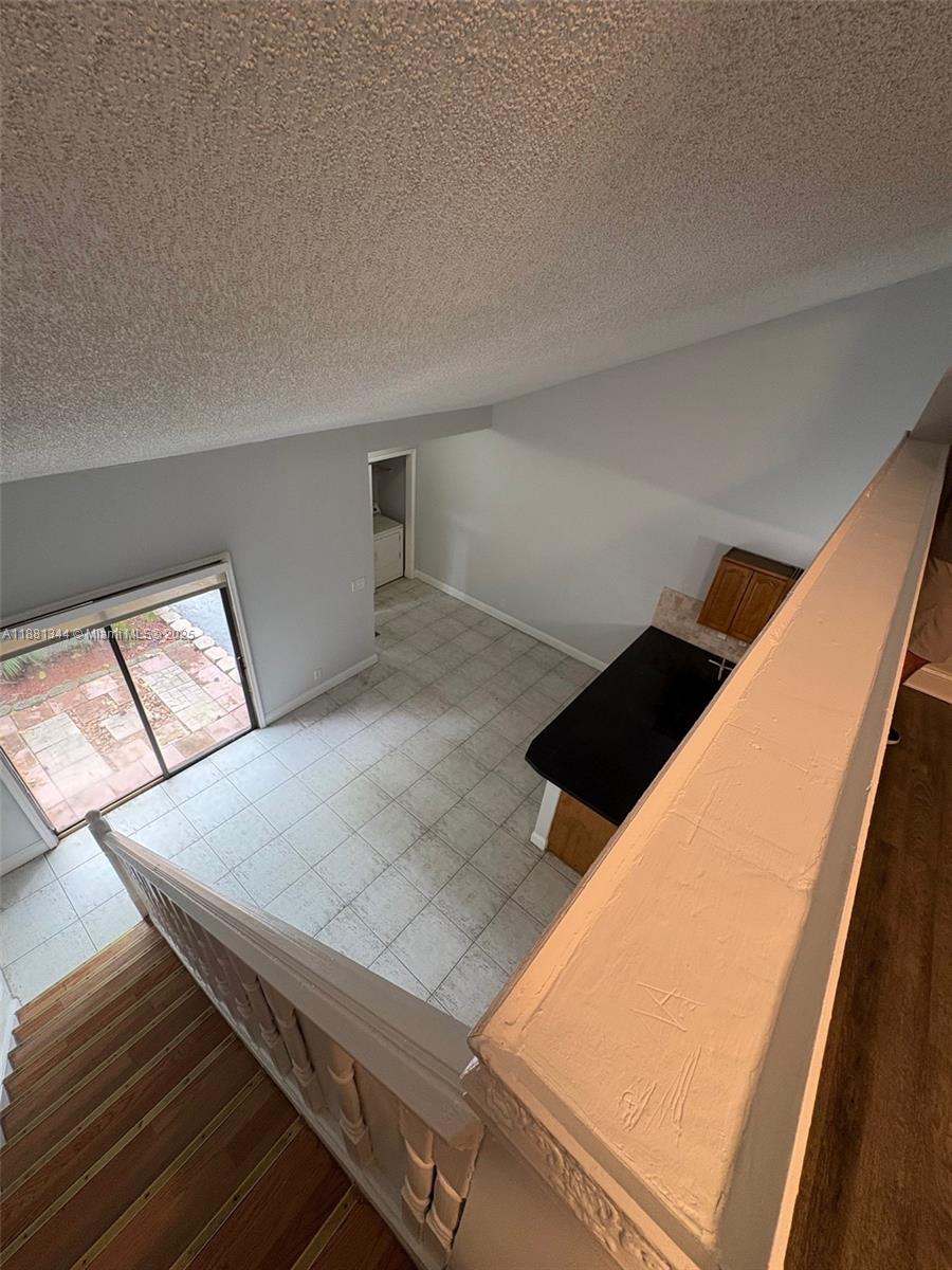 ORCHARD LAKE TOWN HOUSES - Residential