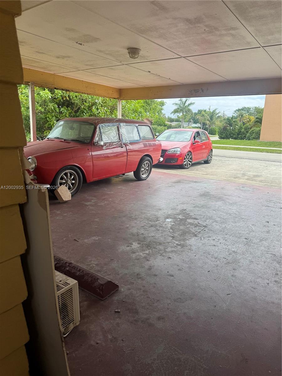 HOLLYWOOD PARK - Residential Income