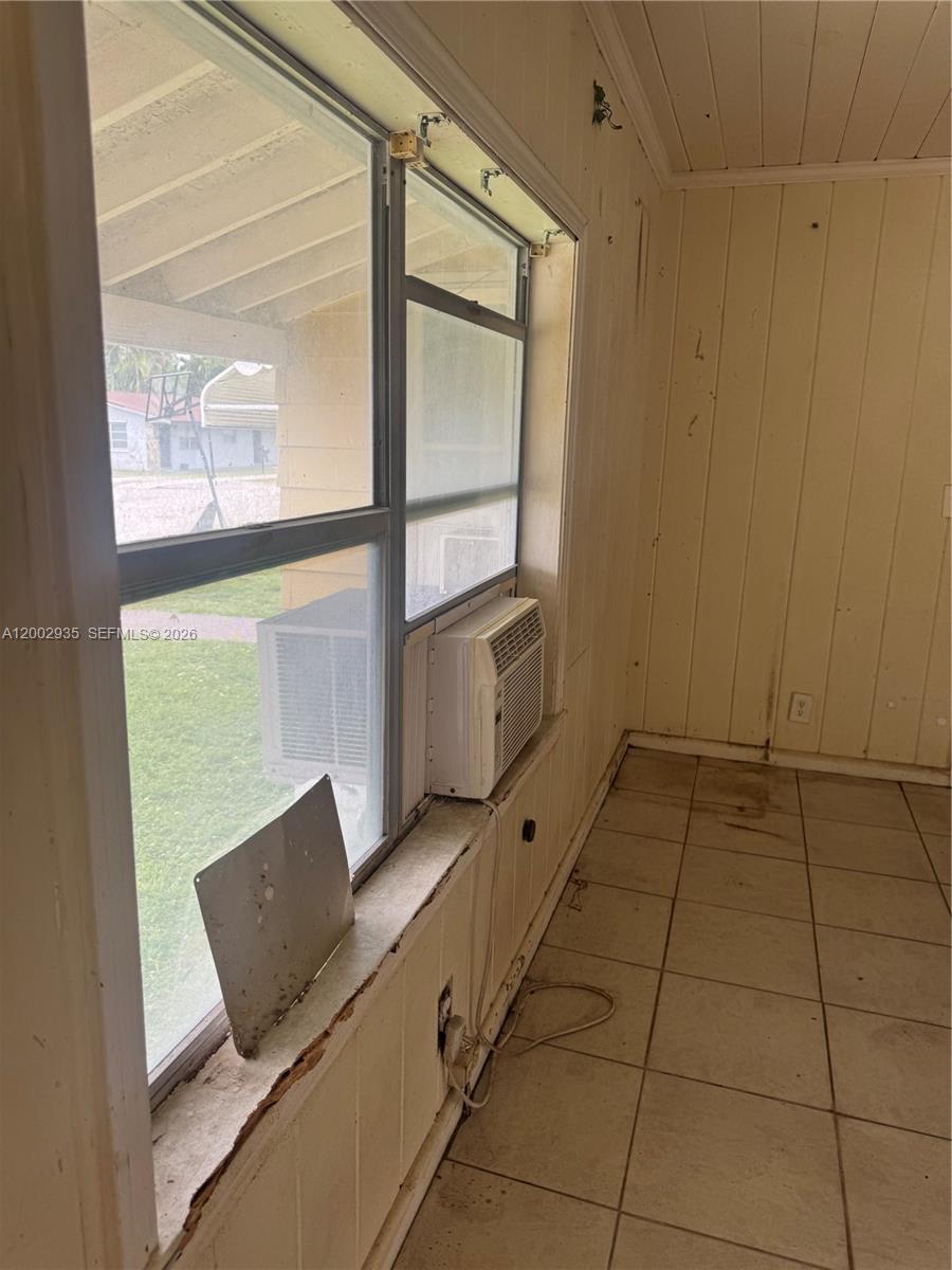 HOLLYWOOD PARK - Residential Income