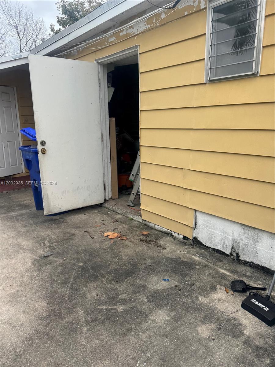 HOLLYWOOD PARK - Residential Income