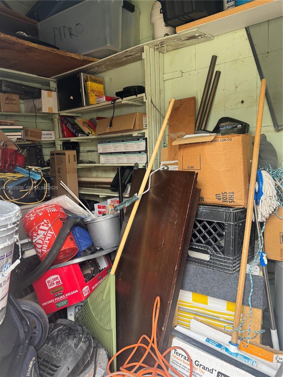 HOLLYWOOD PARK - Residential Income