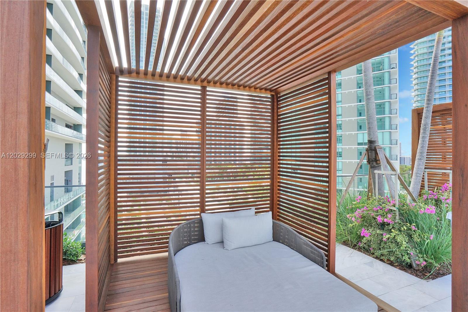 ONE PARAISO CONDO - Residential