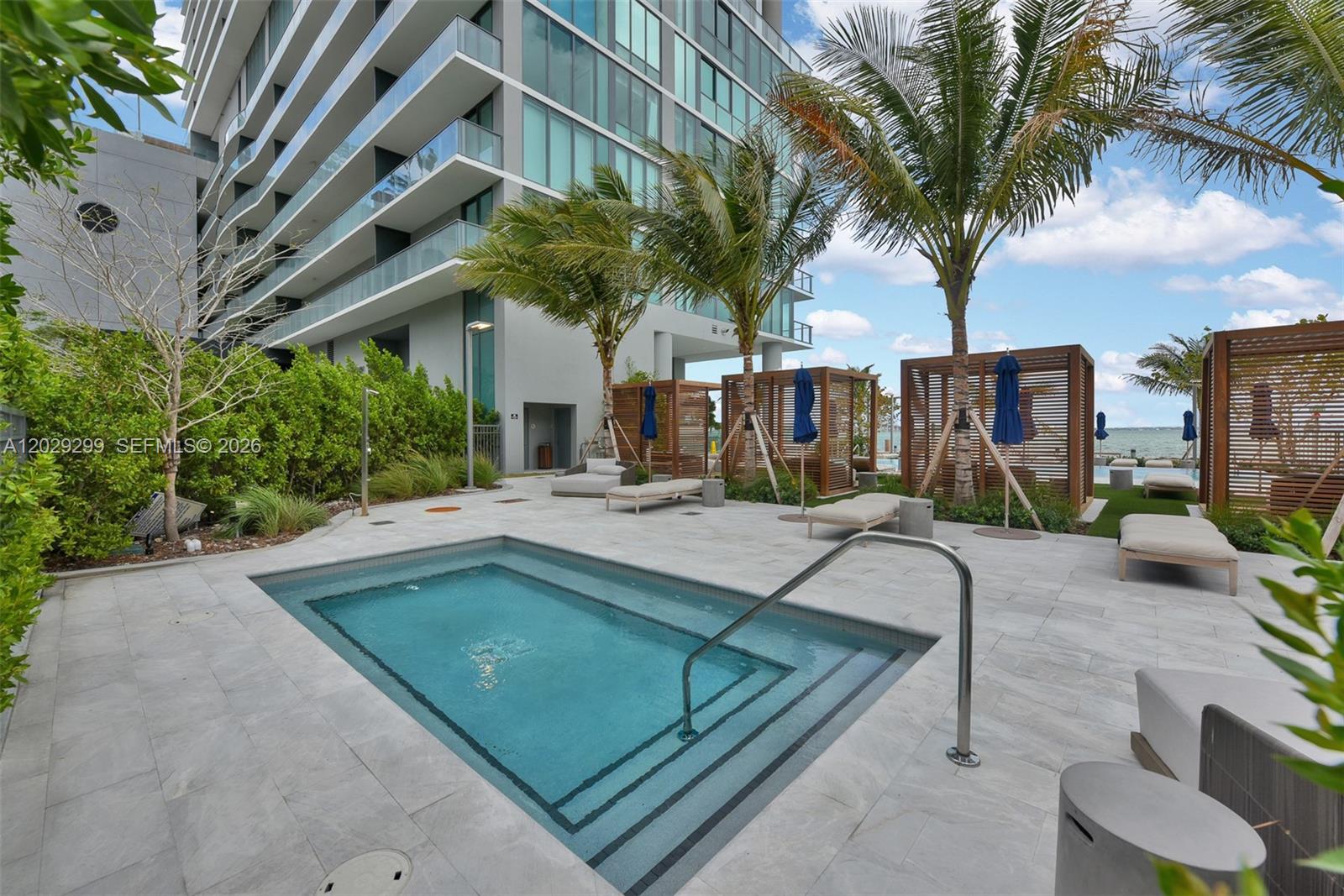 ONE PARAISO CONDO - Residential