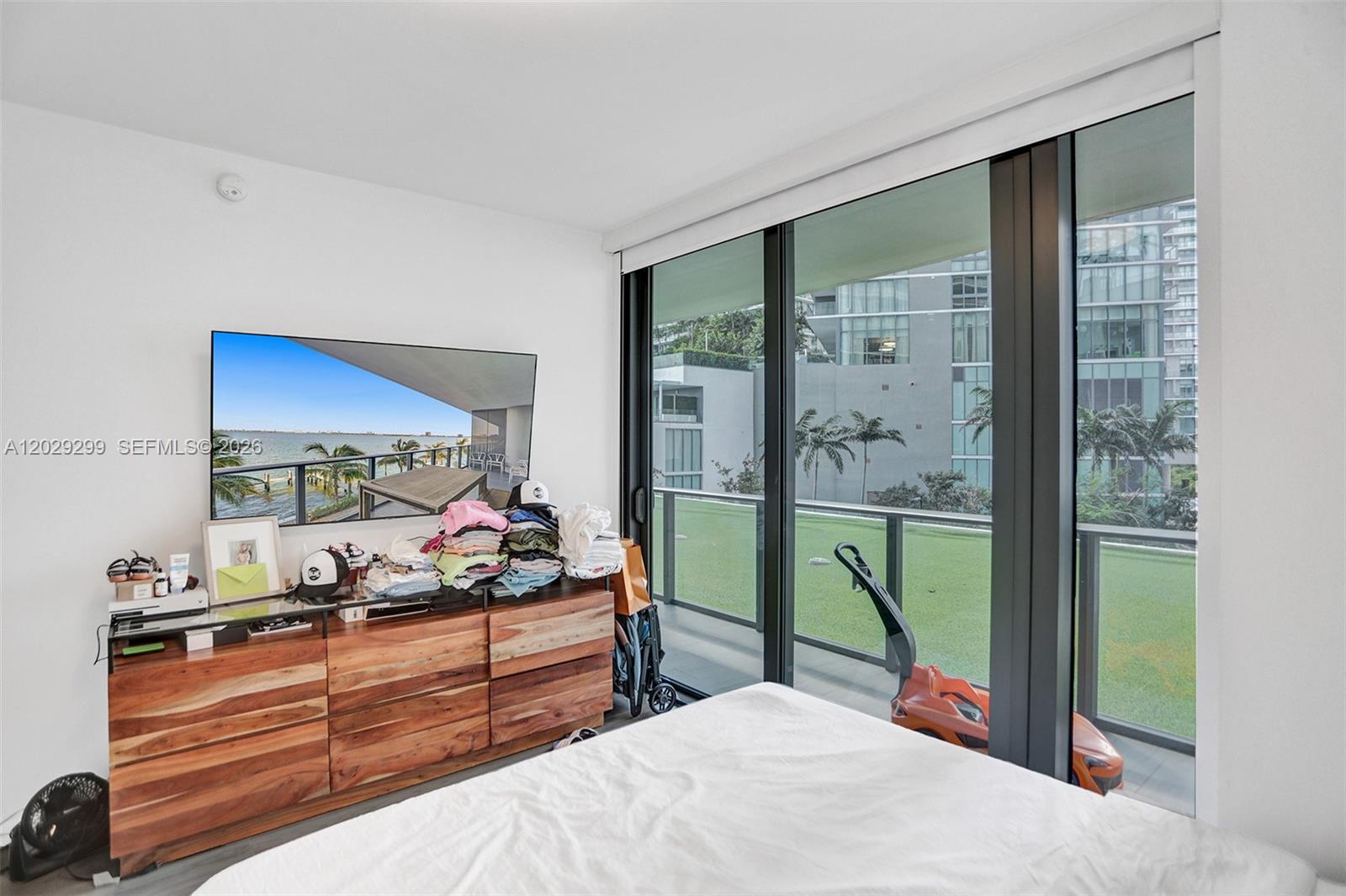 ONE PARAISO CONDO - Residential