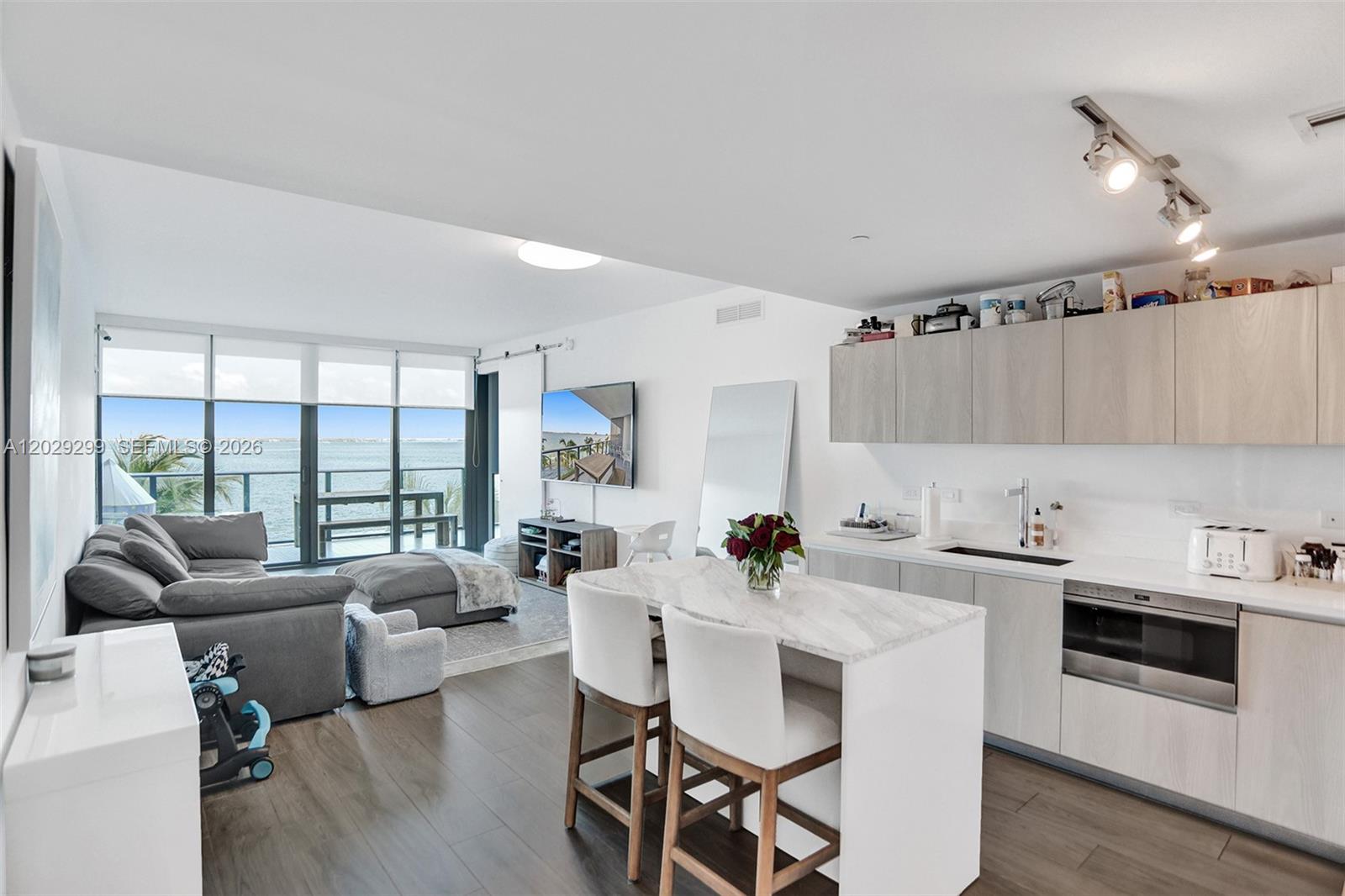 ONE PARAISO CONDO - Residential