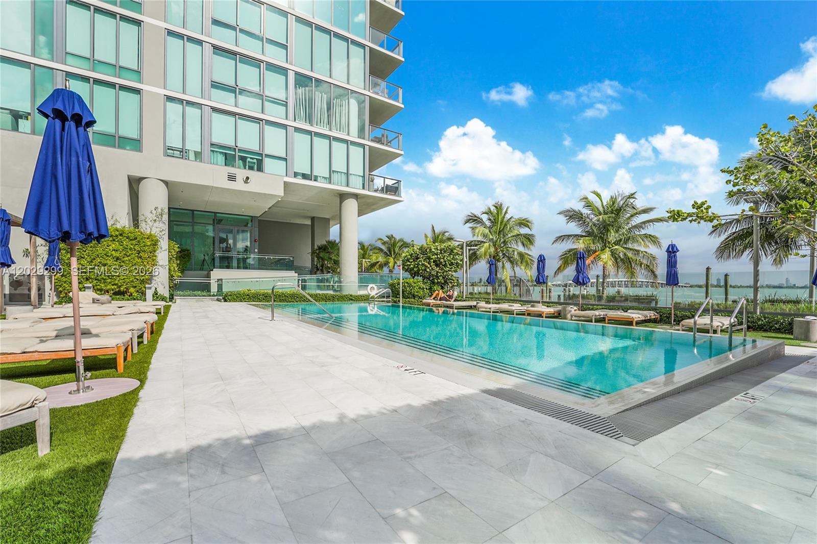 ONE PARAISO CONDO - Residential