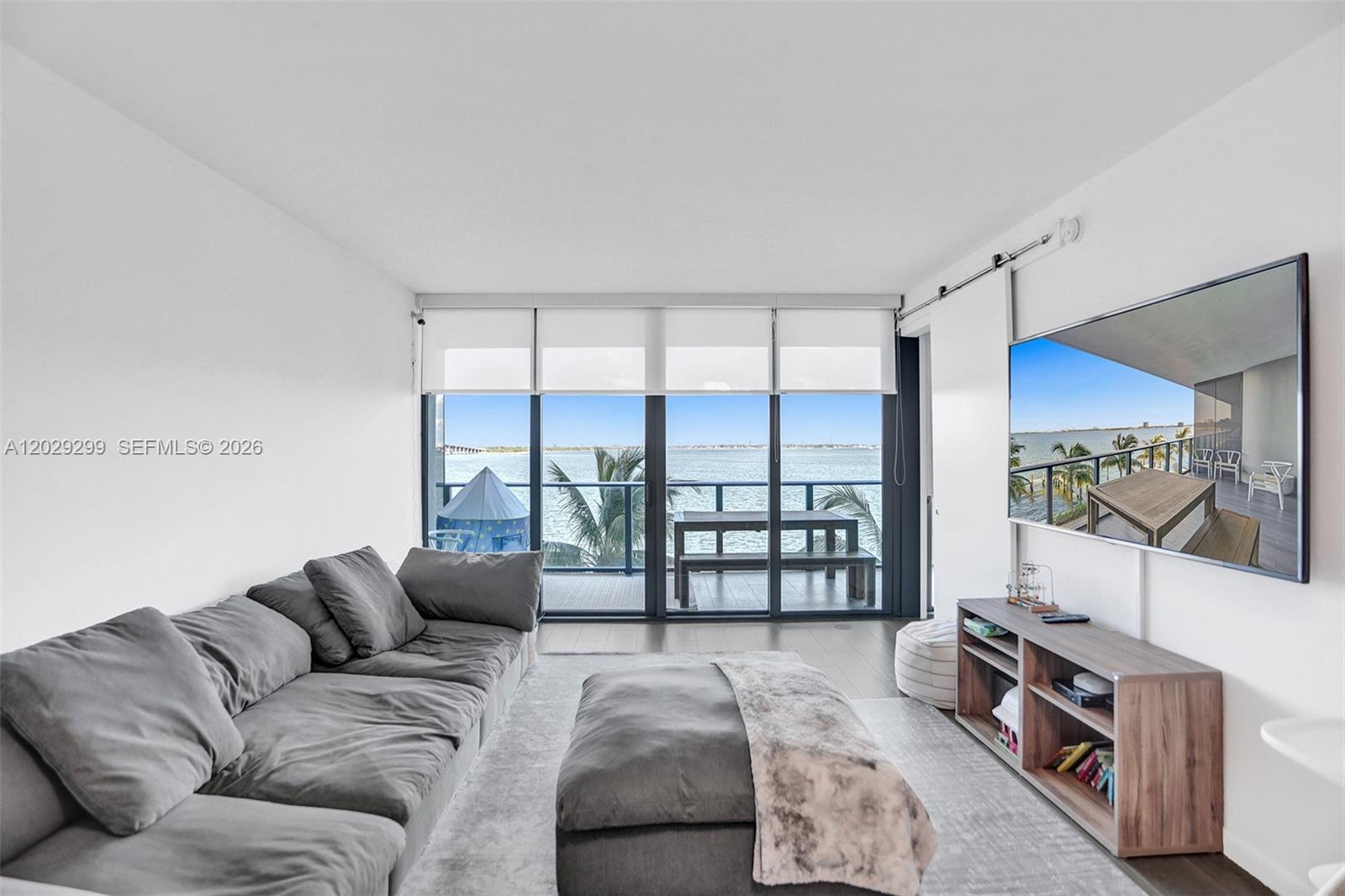 ONE PARAISO CONDO - Residential