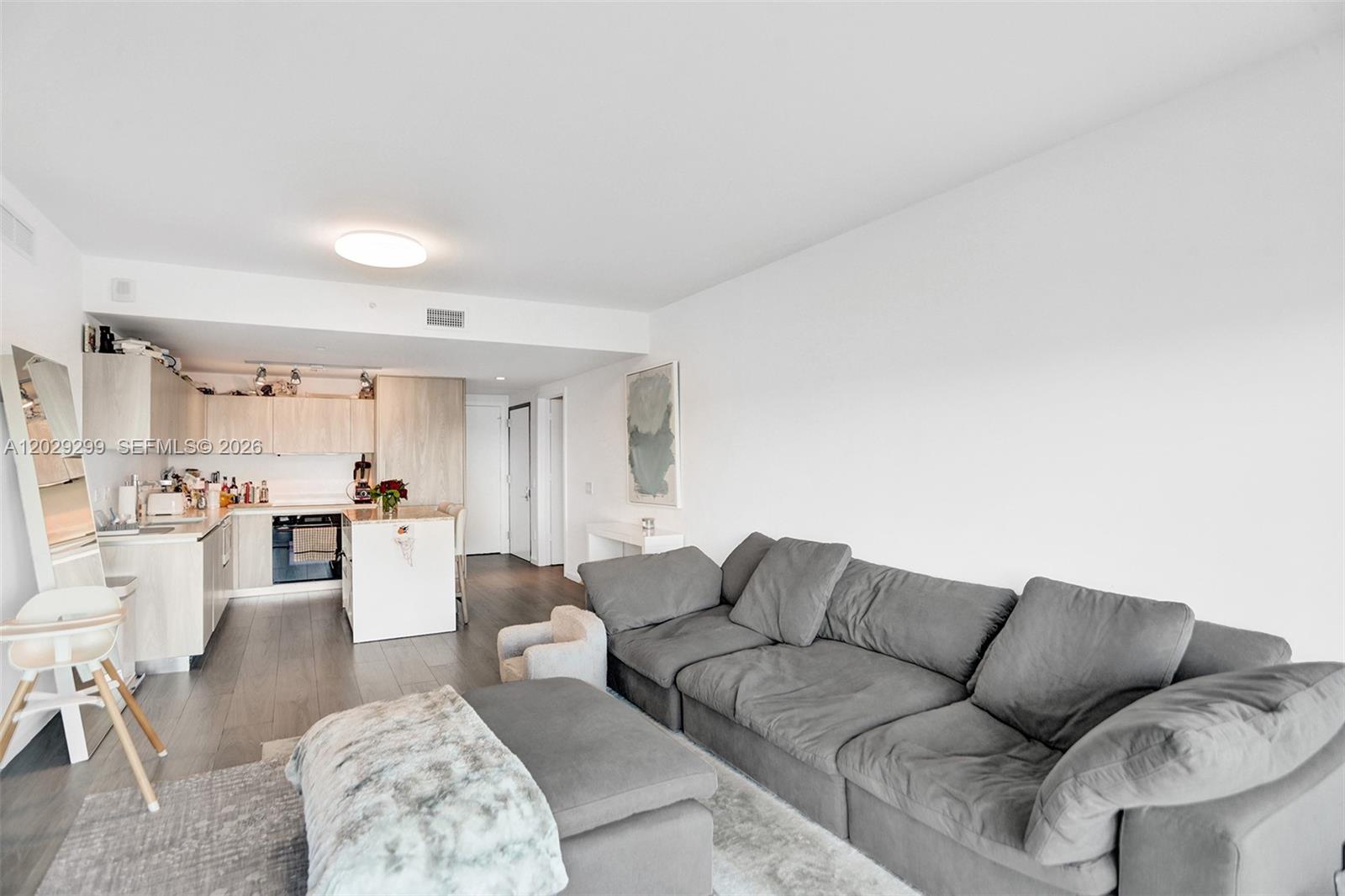 ONE PARAISO CONDO - Residential